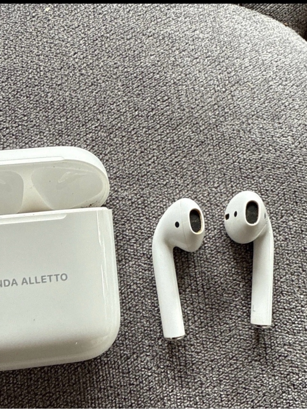 Apple AirPods